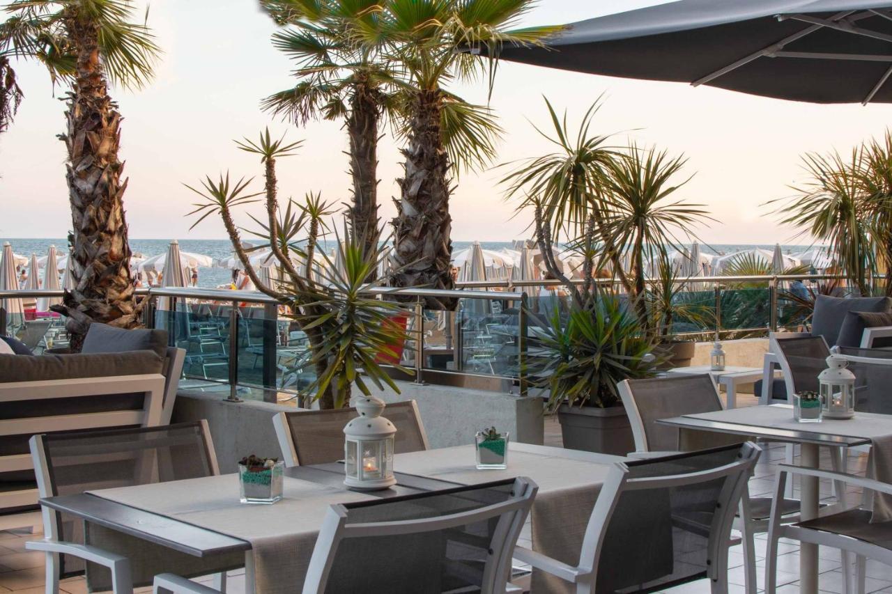 Hotel Delaville Frontemare Лидо ди Йезоло Екстериор снимка