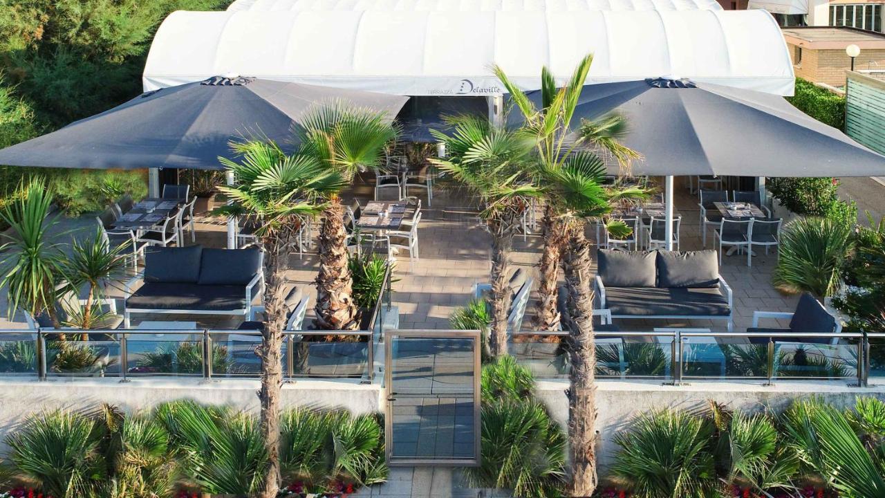 Hotel Delaville Frontemare Лидо ди Йезоло Екстериор снимка